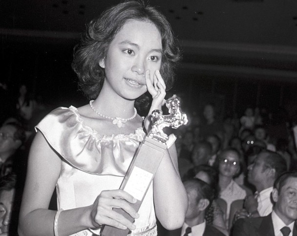 證實患乳癌二期！大咖影后「化療8次」頭髮全掉光　「曝身體1變化嚇人」：女生都該警覺