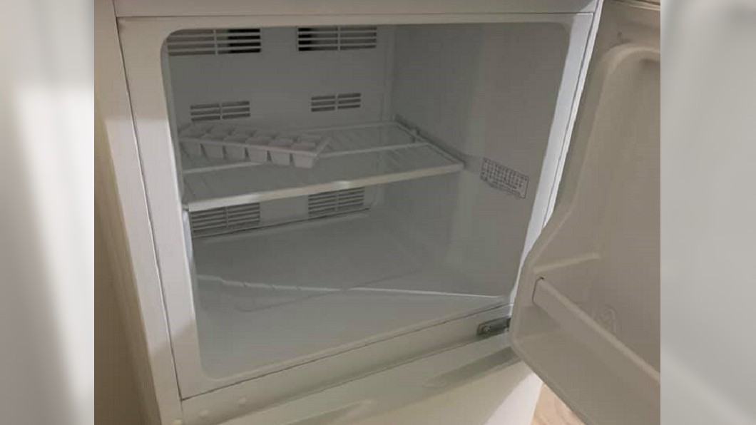 家人愛買魚！他一開冰箱「狂飄死魚味」超崩潰　食物全沾到「達人曝超強解方」