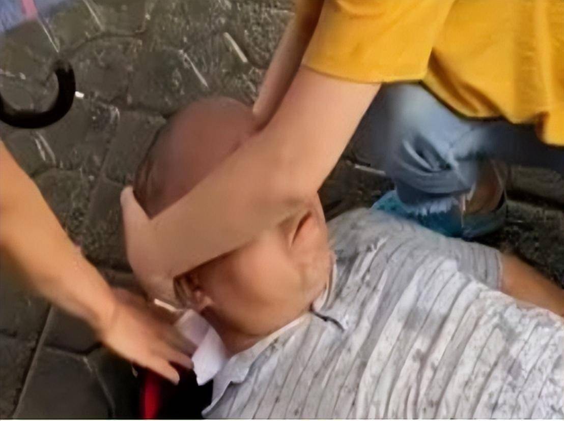 65歲阿伯清晨散步「突發腦梗倒下」！醫警告「散步4禁忌」：很多老人不在意