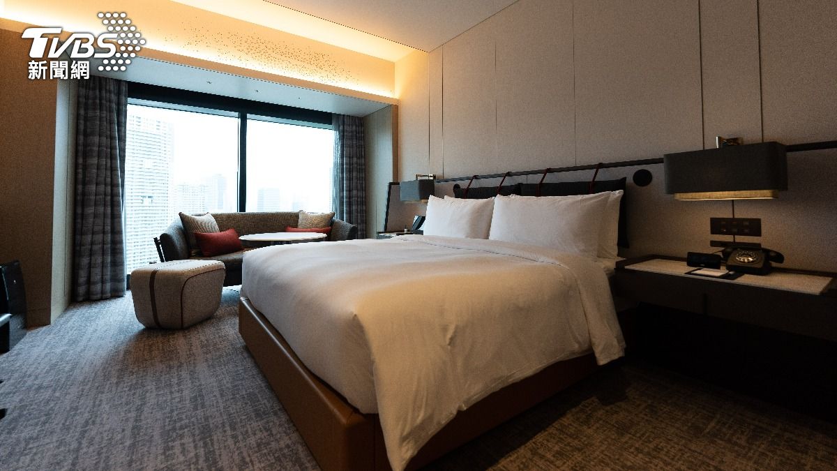 遲遲沒退房!高雄旅館驚傳「1男2女陳屍房內」 死者身份「竟是知名廚師」死因疑曝光