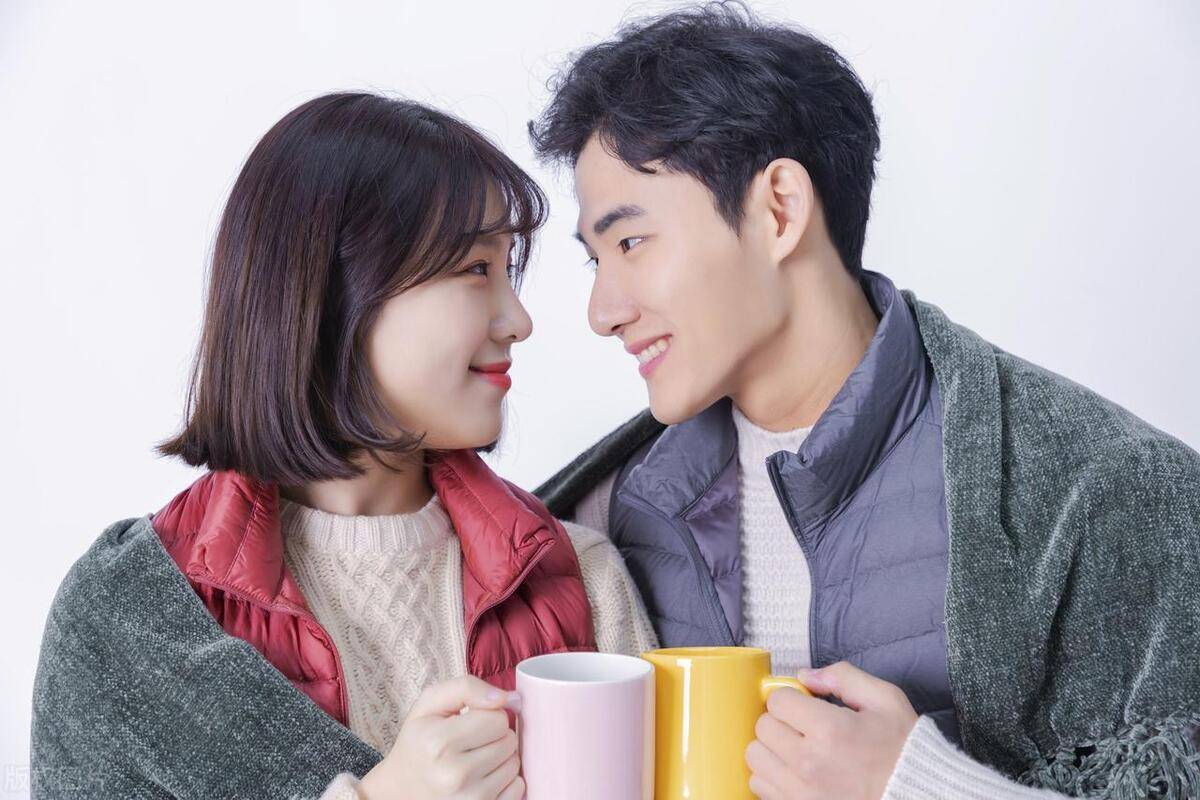 大姑出嫁！婆婆幫我「打包剩菜帶回」，打開來吃，我差點哭出聲 ：怎麼會這樣