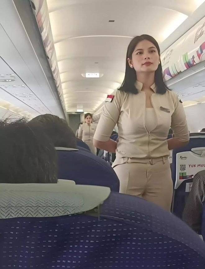 脫掉絲襪、高跟鞋！正妹空姐「穿褲子工作」引熱議　乘客一看狂讚「小姐姐們太帥了」