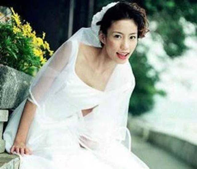 推錯門意外墜樓！美女主持人「躺地重傷半小時」才被發現　送醫「搶救19天不治」享年33歲