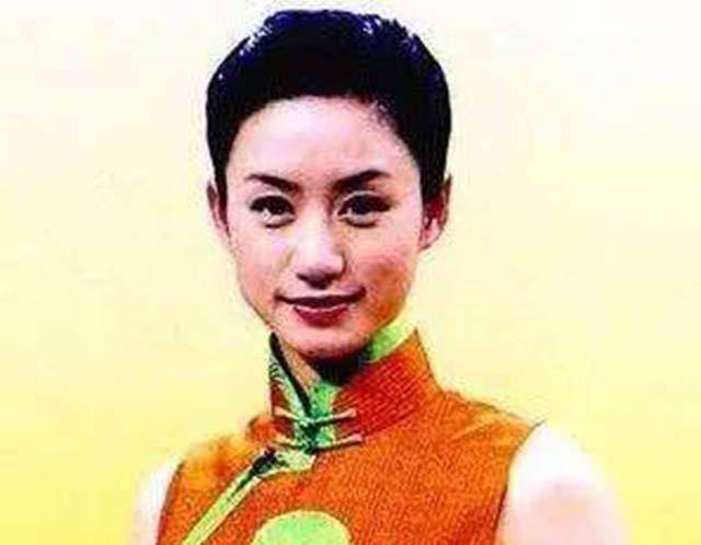 推錯門意外墜樓！美女主持人「躺地重傷半小時」才被發現　送醫「搶救19天不治」享年33歲