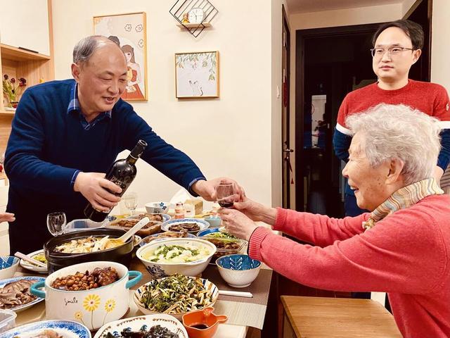 親家相處之道：6種話聰明人絕口不提，避免傷感情
