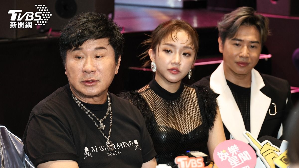 捕捉野生胡瓜！搭捷運「坐博愛座」被認出超驚喜　「搭到一半飆粗口」畫面驚呆網友