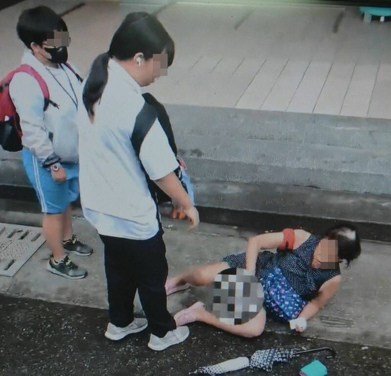 女大生遭隨機攻擊！台中國小女童「見義勇為上前救人」　怒推倒兇手「早就想教訓她了」