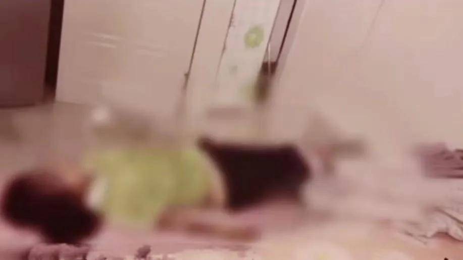 單親媽帶女兒租房「竟在衣櫃發現攝影機」...1個月後「愛女慘遭殺害」兇手令人難以置信