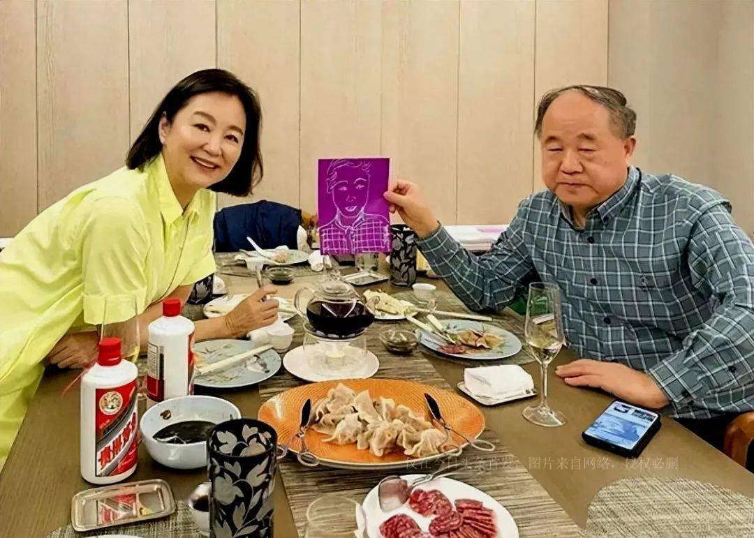 不醫美不裝嫩！林青霞街頭現身「螢幕女神大變樣」　一身簡約「穿長衫搭花鞋」讓人直呼：看著太舒服