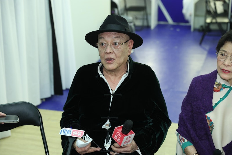 捐出大體!資深男星出殯「愛妻痛哭手捧遺照」 好友淚嘆:「遺願還沒有完成」