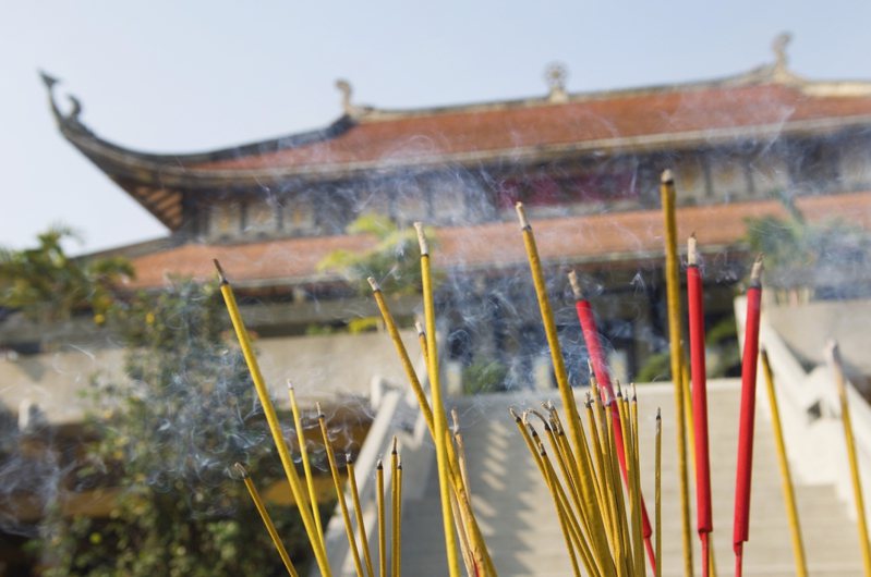 病患時間剩不多！家屬想請「乩童來病房看看」陳志金答應　「接下來舉動」暖哭萬名網友