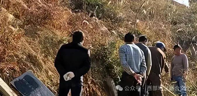 連續7天夢到亡母！兒子驚醒「黑影帶走她」　一開棺「裡面是空的」兇手竟是他