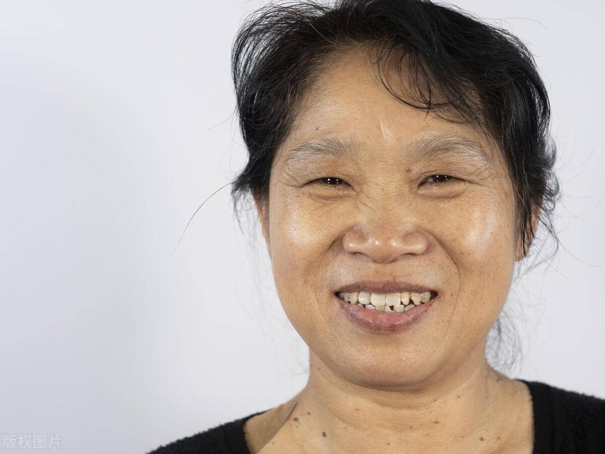 感人至深！婆婆秘密遞紙條給醫生，媳婦產後淚崩真相曝光