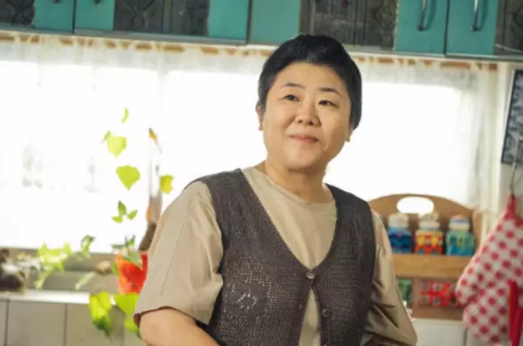 婆婆出身農村！借助兒媳家一周「想念5歲金孫」　不辭而別「我掀開枕頭」愣住了