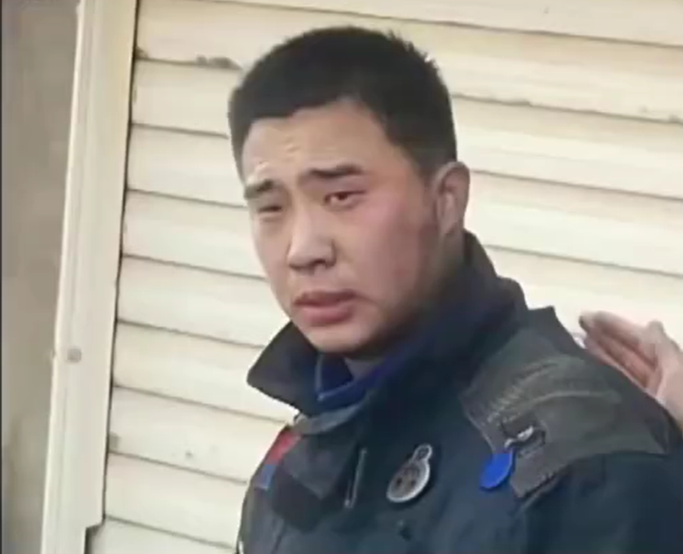 衝火場救女童！消防員1星期後「智力退化成3歲」　妻痛哭「他拿下防毒面罩」網哽咽：致敬英雄