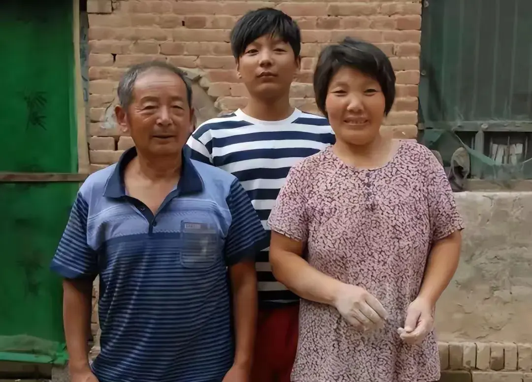 被指責不孝！名校博士「躲父母逃往異國20年」　母親臨終「求見最後一面」他回7個字拒絕