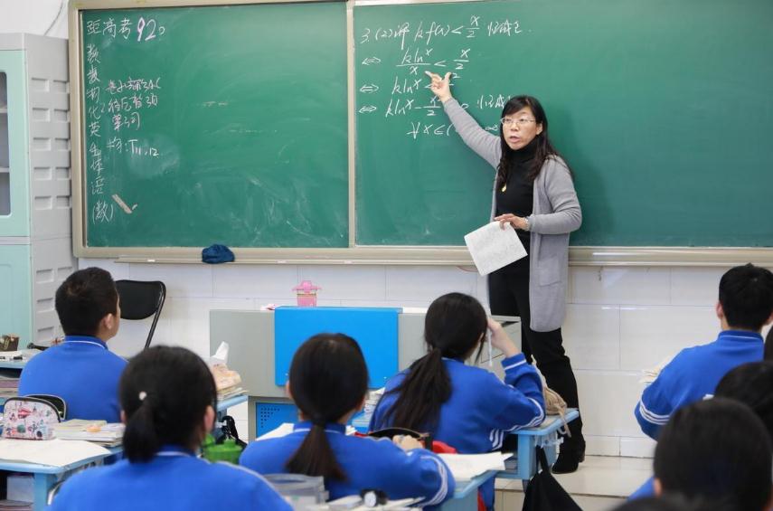 獨子大考前離世！媽媽心碎「連同手機一起火化」　隔天撥通電話「牽起另一段緣分」：冥冥中註定