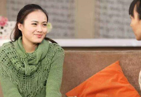 我生女兒婆婆拍手稱好！出院回家聽完「她的話」，我陷入了兩難境地：是有目的的