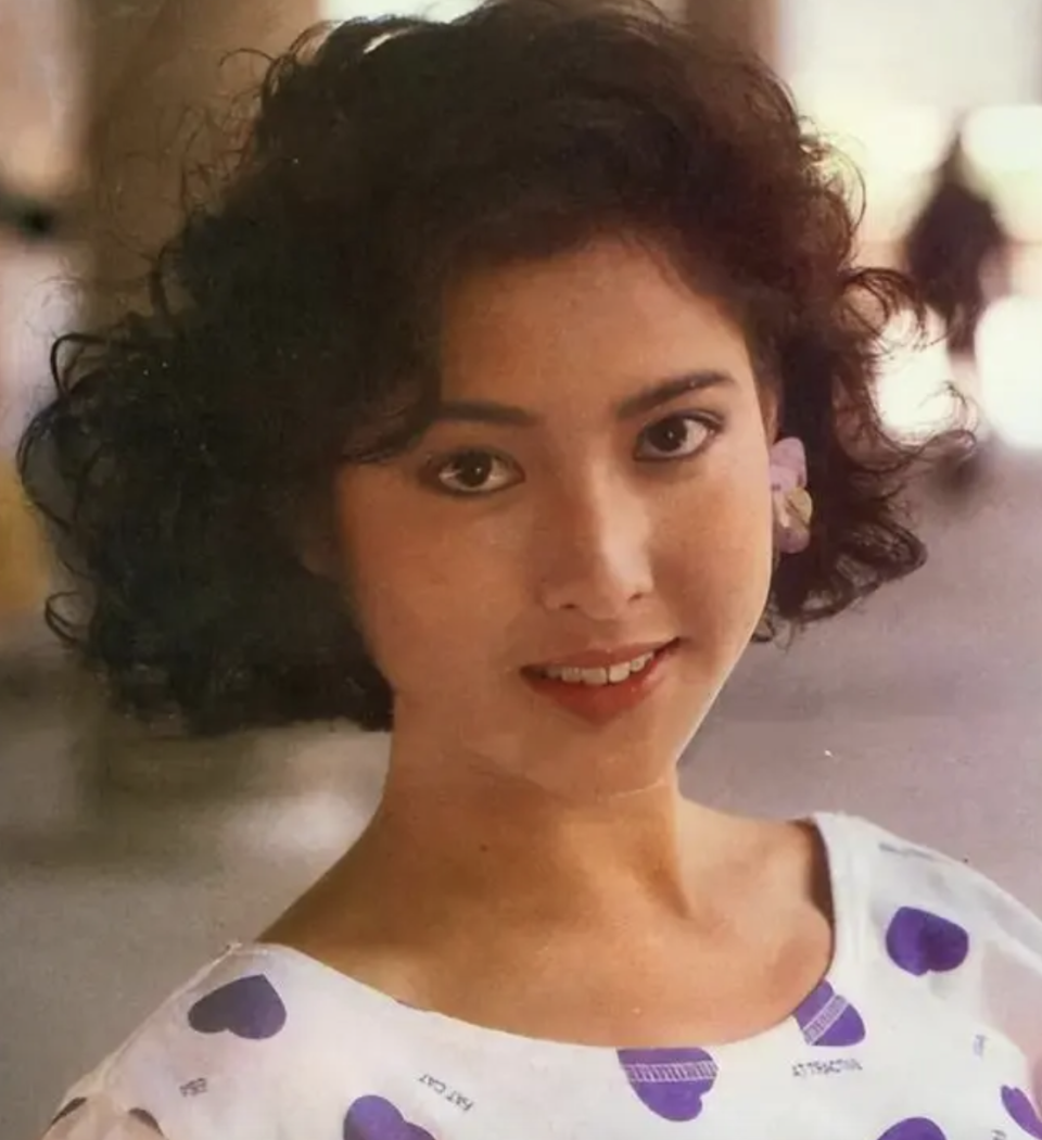 曾是一代玉女！與何家勁分手後「嫁給粉絲生三兒女」　怕丈夫失去興趣「不敢整容」57歲近照曝光