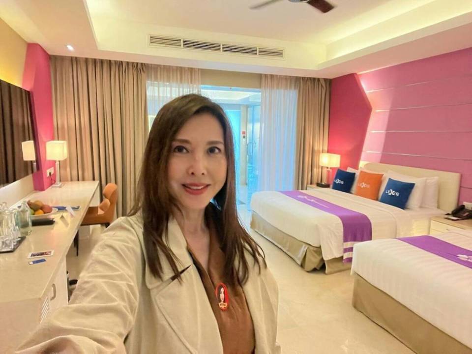 曾是一代玉女！與何家勁分手後「嫁給粉絲生三兒女」　怕丈夫失去興趣「不敢整容」57歲近照曝光