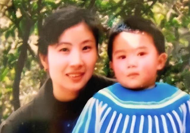 25年尋子路終團圓　母親生日當天獨子被拐　丈夫抑鬱輕生留7字遺言