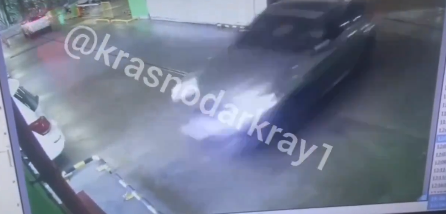 偷吃朋友妻竟懷孕！他自首後「高速駕車從3樓墜地」拉整車陪葬　3屍4命「震撼過程曝光」