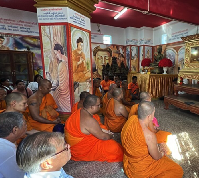 太神奇!圓寂高僧「火化10分鐘突熄滅」 躺棺16年「信徒靠近一看」當場驚呼:不可思議