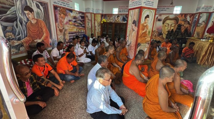 太神奇!圓寂高僧「火化10分鐘突熄滅」 躺棺16年「信徒靠近一看」當場驚呼:不可思議