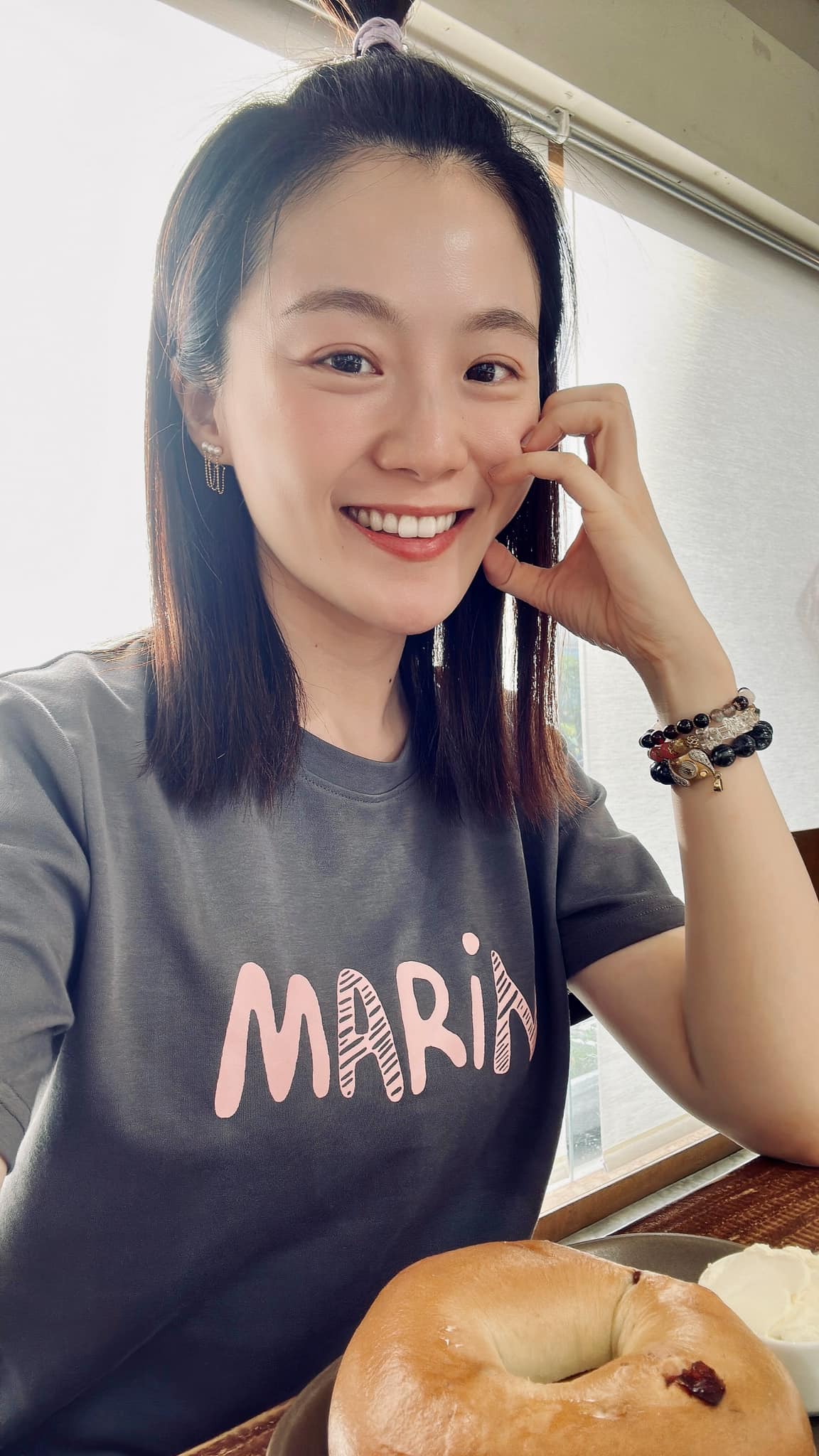 童星出身！35歲金鐘女星「路上遇襲」慘況曝光　公開「幕後黑手」嚇壞：眼睛睜不開了