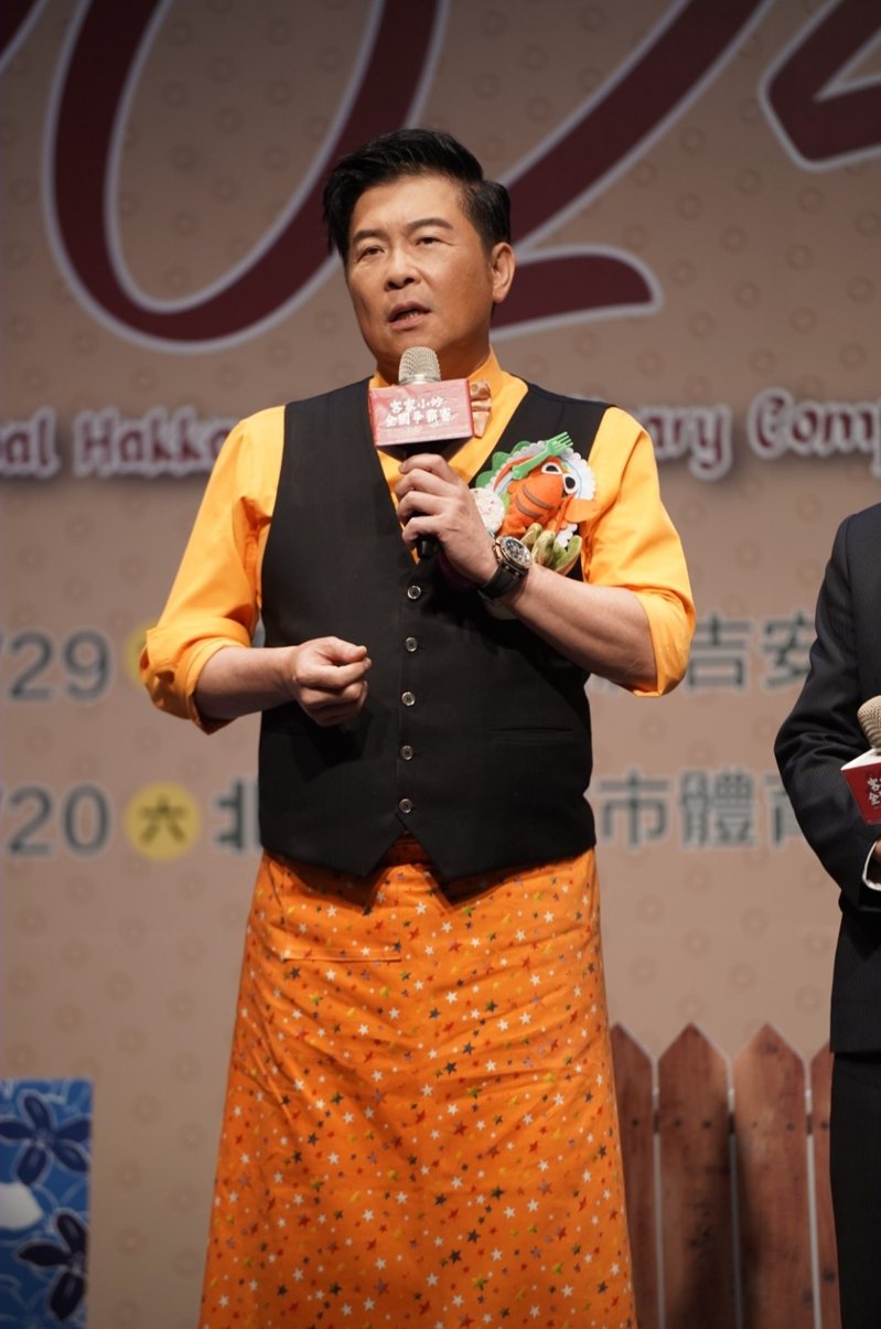 去夜市買小吃!網友怒公審「被曾國城插隊」 掀起輿論「他本人出面回應了」