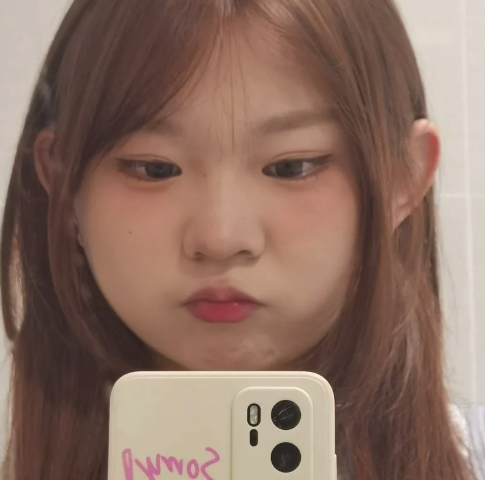 女友每次來過夜「都留下奇怪小塑膠片」　內行網友「一眼看出真相」：她為你受很多苦