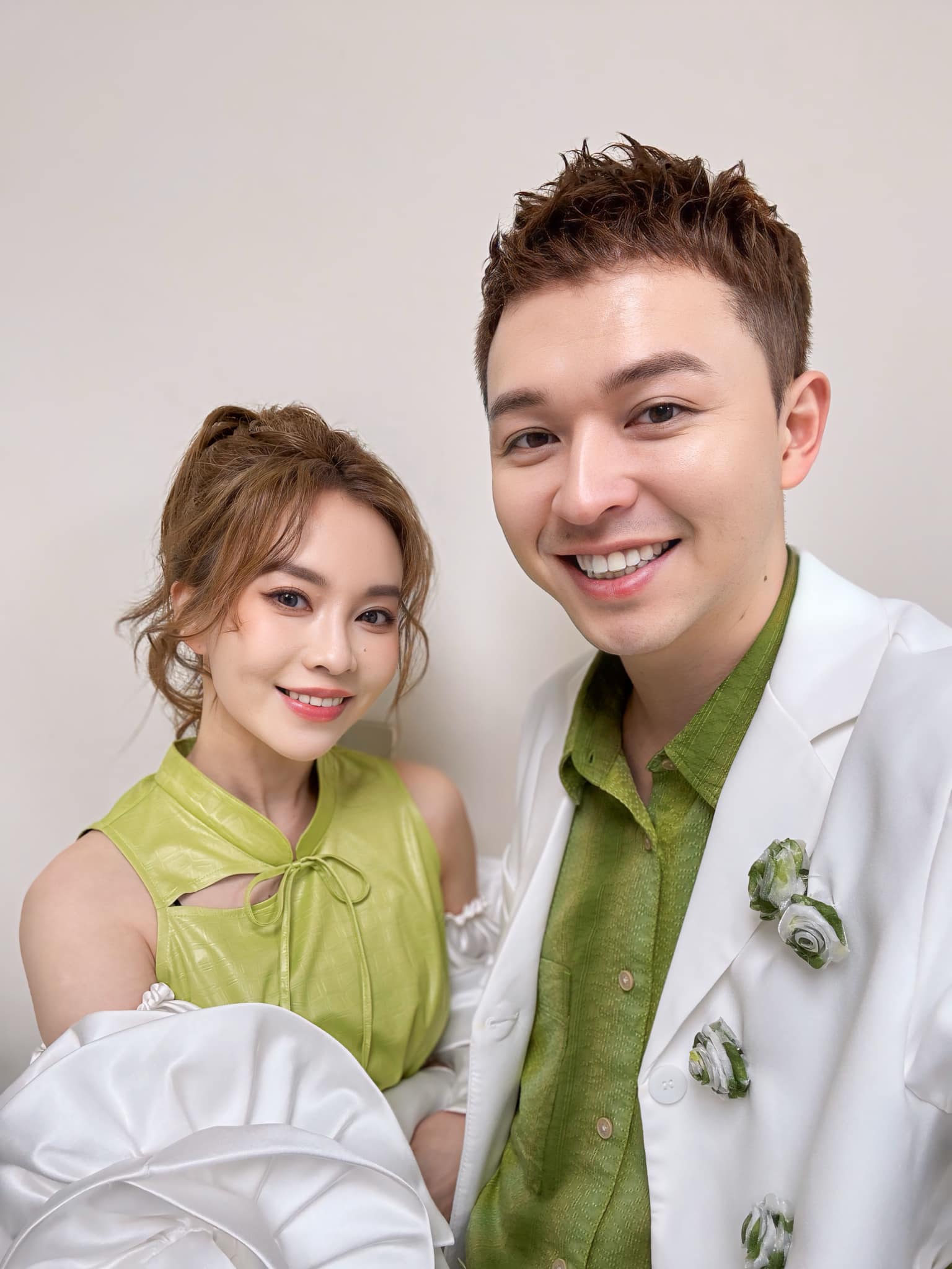 開播1個月爆喜！「森恬CP」披上婚紗深情對唱　「畫面曝光」全網嗨翻