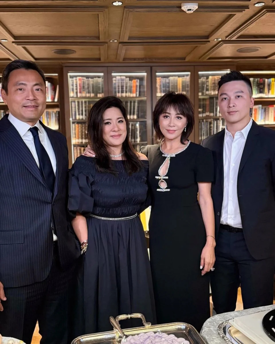 膝下無子！劉嘉玲小露性感「同框40億家產繼承人」　「他名校畢業」28歲帥氣成熟