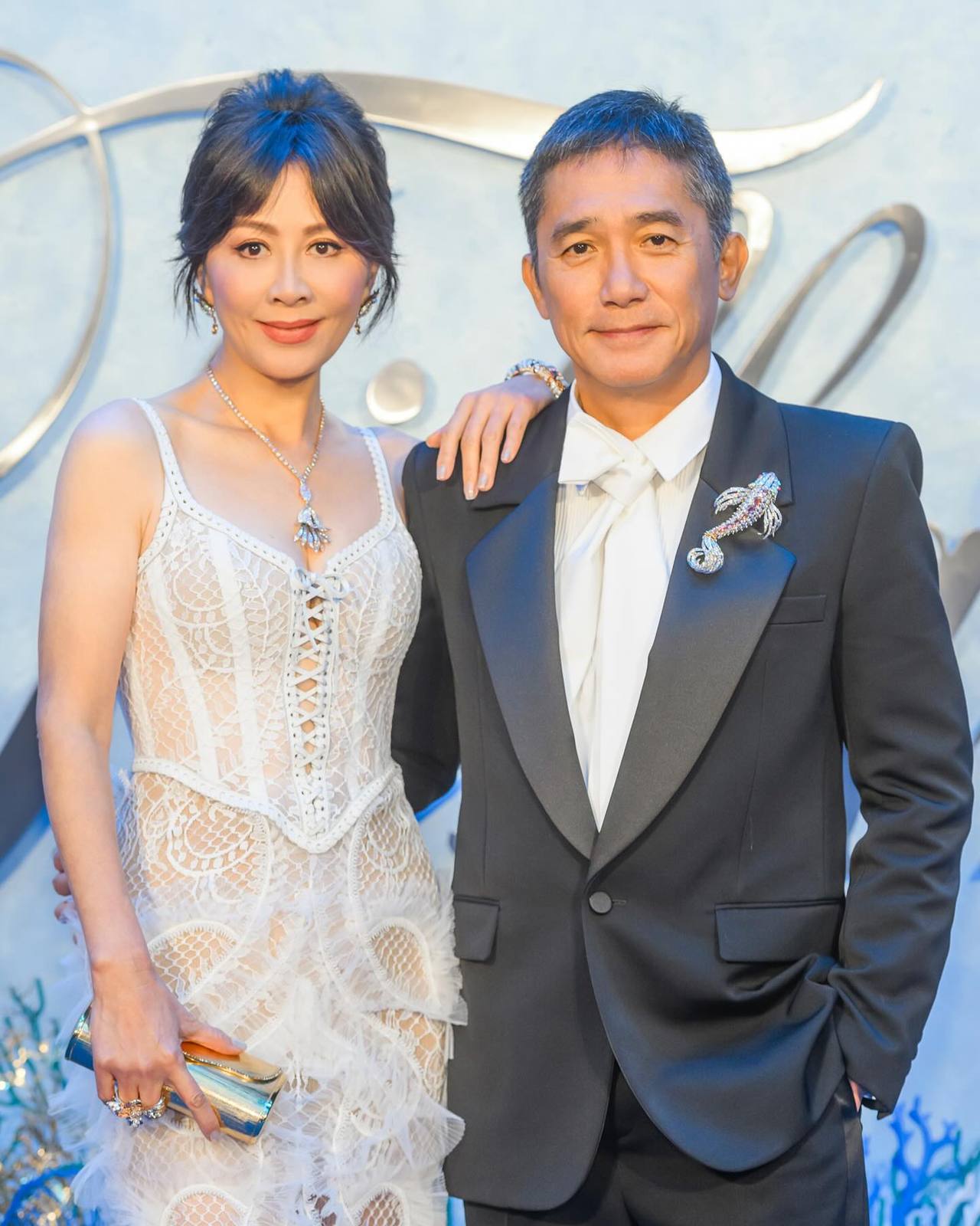 膝下無子！劉嘉玲小露性感「同框40億家產繼承人」　「他名校畢業」28歲帥氣成熟