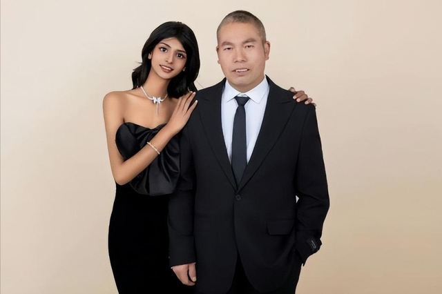 黑人寶寶被拋棄「中國夫妻好心帶回家養」！22年後「長成絕世大美女」一開口大家都笑了