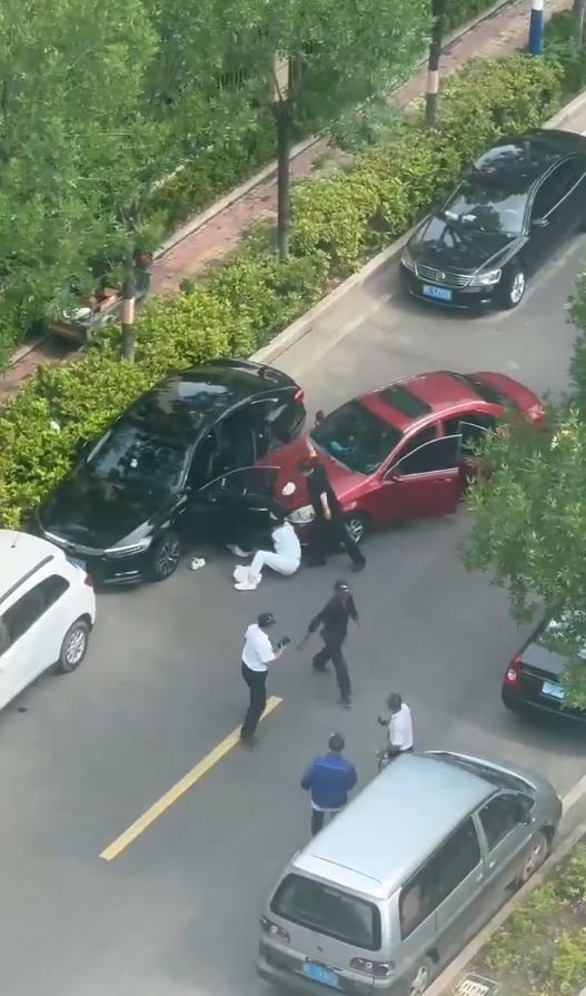 狠爸持斧砍妻小！製造假車禍「連5月孫都不放過」　逃逸後「被發現時已身亡」調查結果駭人