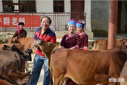 太凄慘！75歲資深男星「離婚獨居貧民窟」　「滄桑衰老、目光獃滯」鄰居是送外賣
