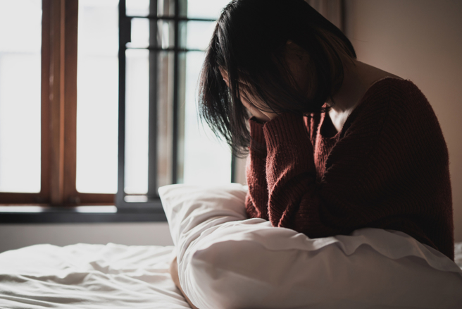 孫子滿月！婆婆「堅持不帶孫」轉頭離家　「6年後一通電話」我感激涕零：養您到老