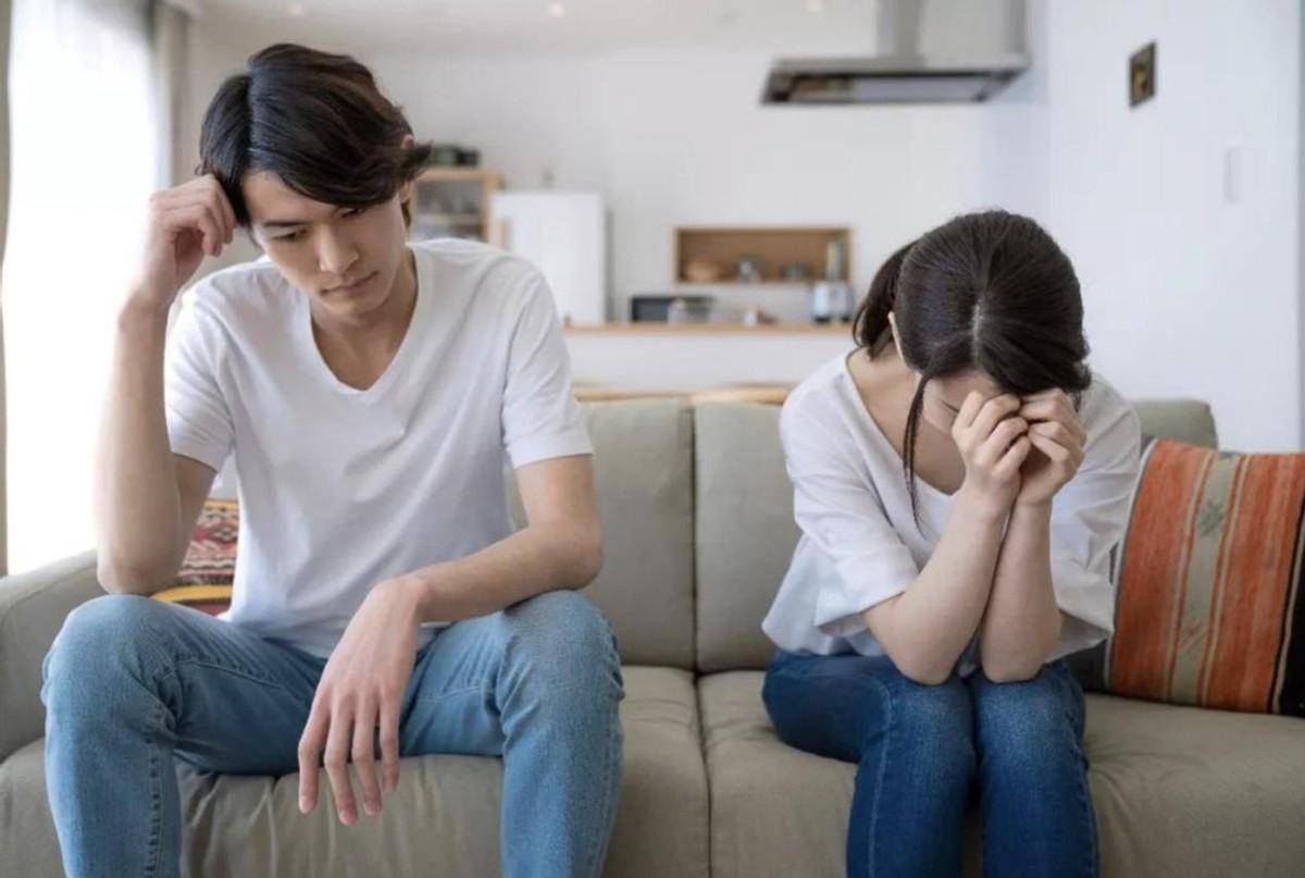  婆婆生日我包「3000紅包」！吃飯時我肚子疼上廁所，回來後聽見對話：我氣得掀了桌子 