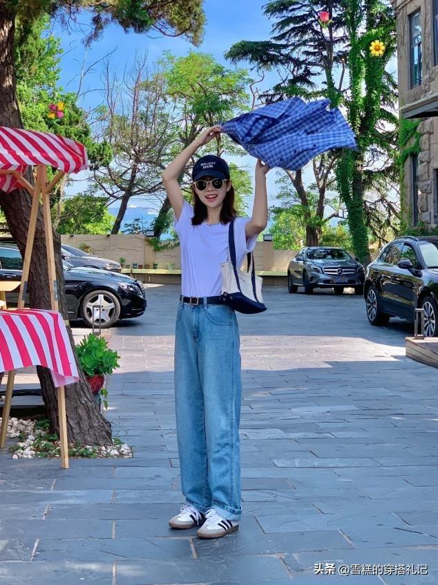 女人不管什麼年紀!寬褲千萬別配「這3雙鞋」 顯矮又土氣:真的很難看