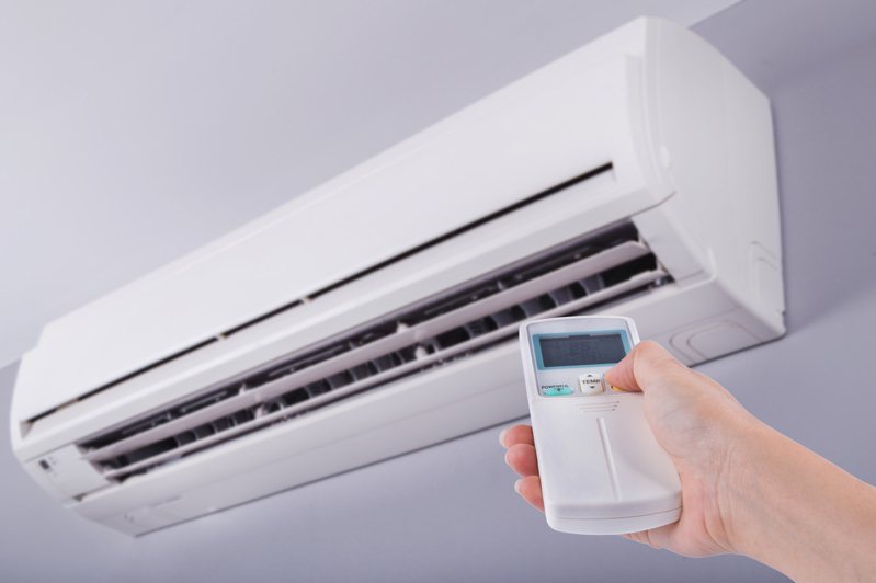變頻冷氣大比拼！東元VS三洋，內行人大推「這兩牌」耐用又省電，房客最愛！