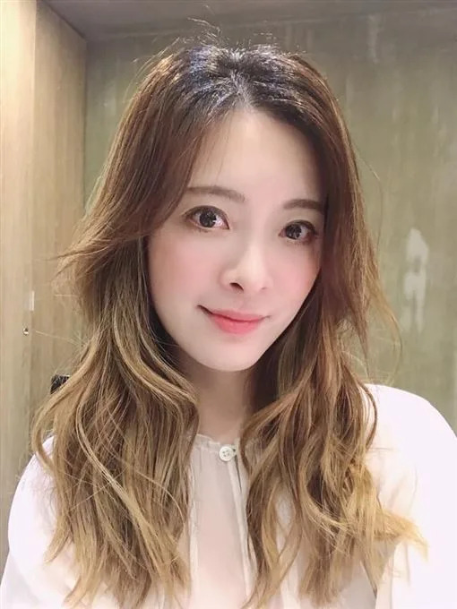 劉真逝世4年！21年搭檔演出「三分鐘畫面」劉媽媽頻拭淚　辛龍缺席內幕曝光