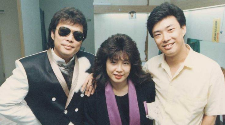 脫掉袈裟！費玉清親姊「赴陸開直播」擁大批信徒　語出驚人「先顧肚皮、再顧佛祖」