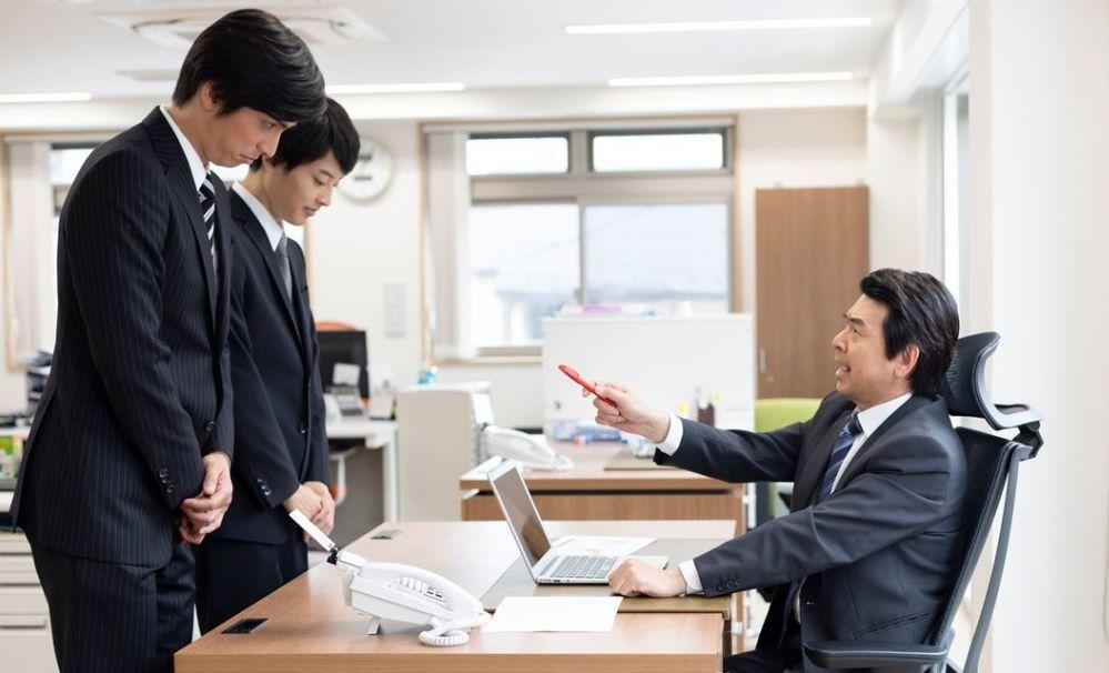 男子啃老58年！和9旬父親住一起「連續7年不出門」　工作人員上門查看「被子一掀開」嚇壞眾人