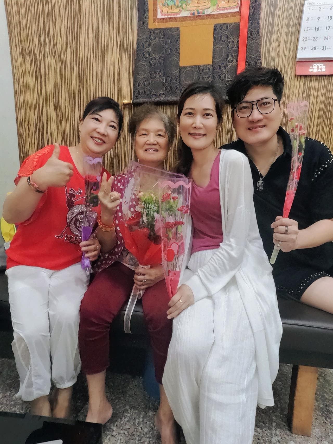 翻車滾3圈！49歲台語歌手「整輛車燒光全毀」　愛妻聞訊哭暈...