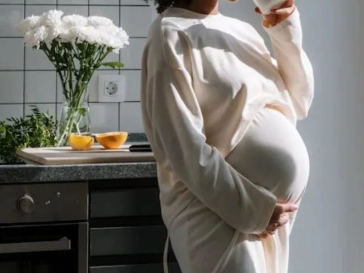 要媳婦生完結紮「子宮綁起來就好」！她憤怒喊「憑什麼都是女人痛」全網超心疼...