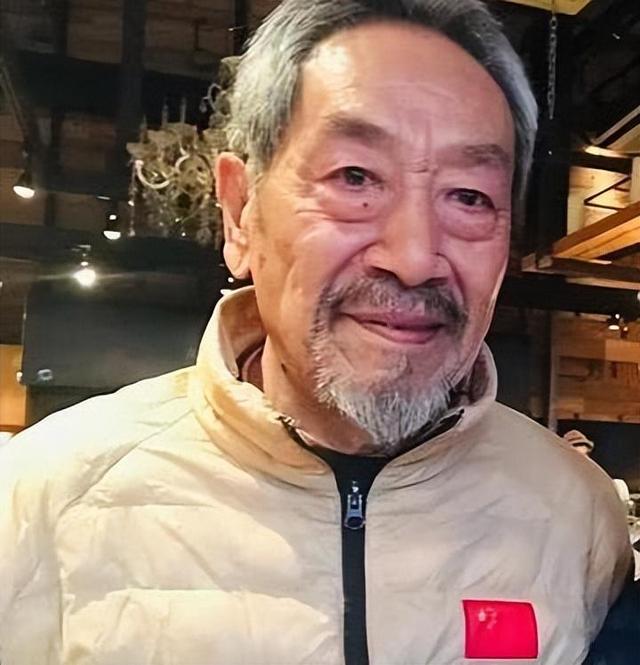 螢幕上是大反派！知名老戲骨「娶小37歲嬌妻」被唱衰　「71歲老來得女」樂打拼養家