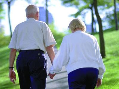 癱瘓奶奶剛去世!父親「就跟母親提離婚」 老公「帶著母親做1件事」重拾自信美麗