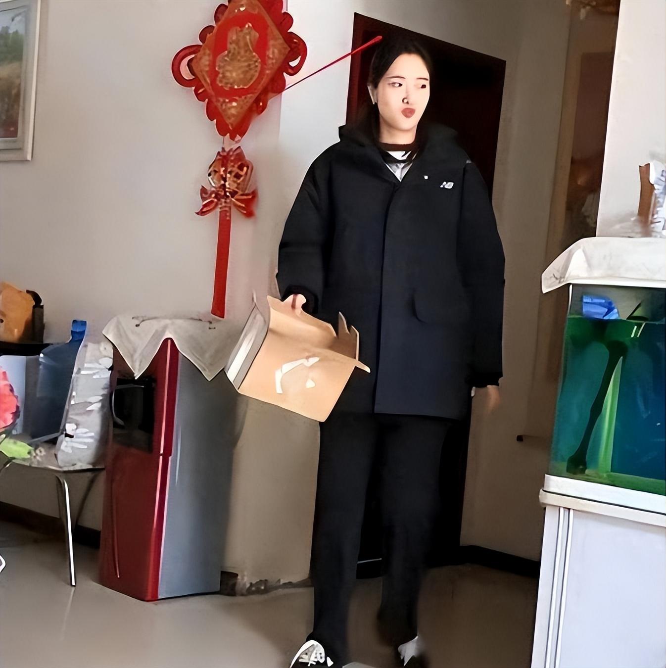女孩身高2米26！媽媽天天發愁「沒人敢追她」遂網路徵婚　「漂亮近照曝光」網友開始幫找對象