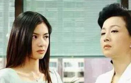女兒出嫁3年不回門！老母親擔心「獨自一人去探望」，進門後一看：我打死都不走了